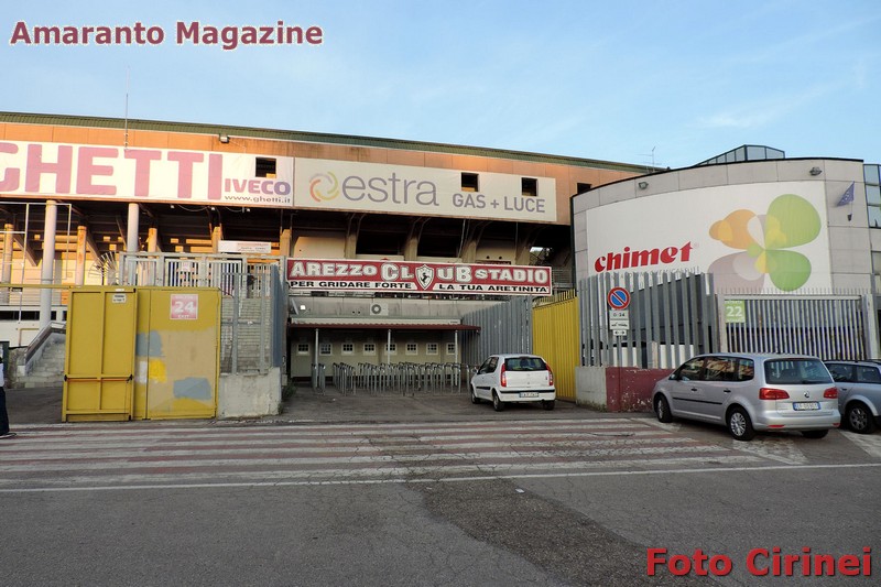 l'esterno dello stadio di Arezzo